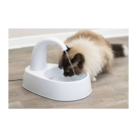 Trixie Drinking Fountain Curved Stream - ívókút (fehér) macskák részére (2,5l)